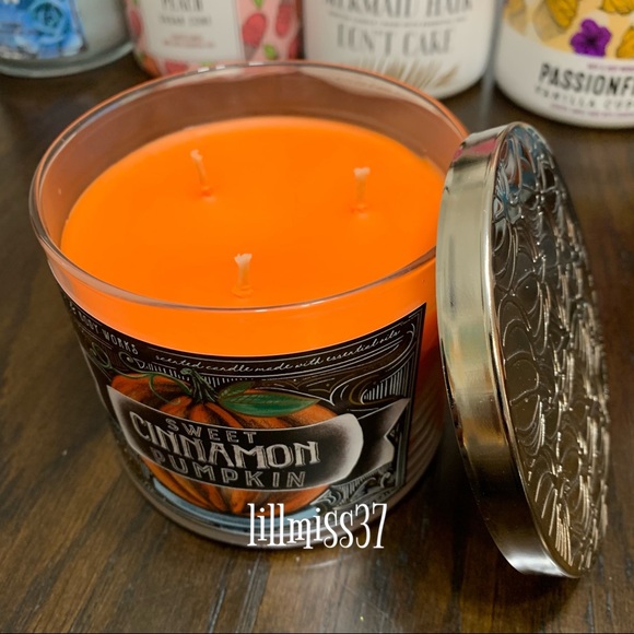 BRAND NEW SWEET CINNAMON PUMPKIN BATH AND BODY WORKS 3 WICK CANDLE - Picture 5 of 5